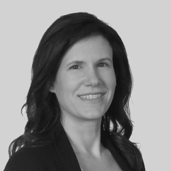 jennifer-woudstra-headshot-250